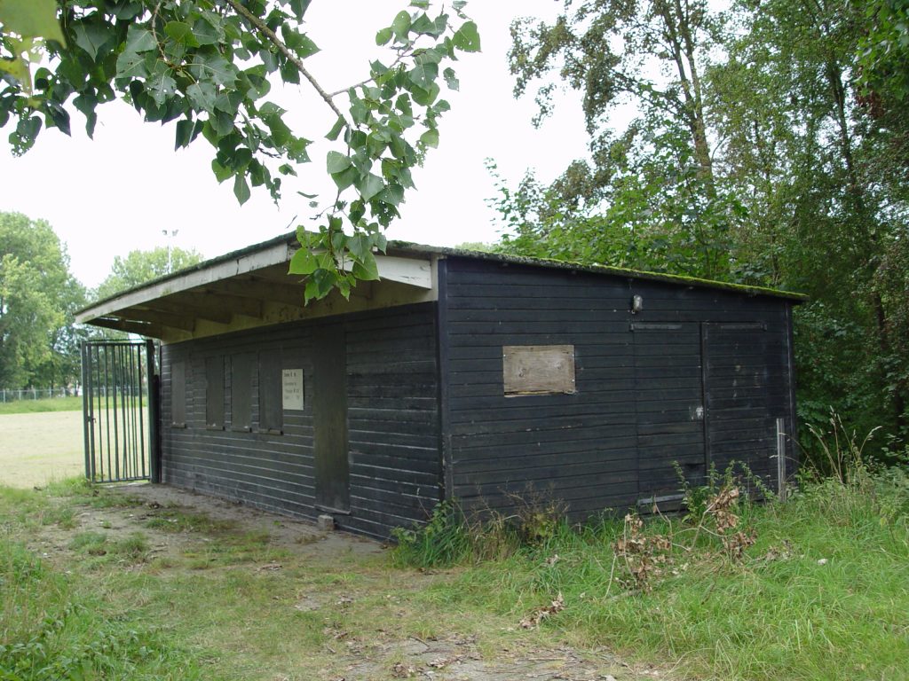 Het oude ijsbaangebouw van IJsclub Sneek (2007)