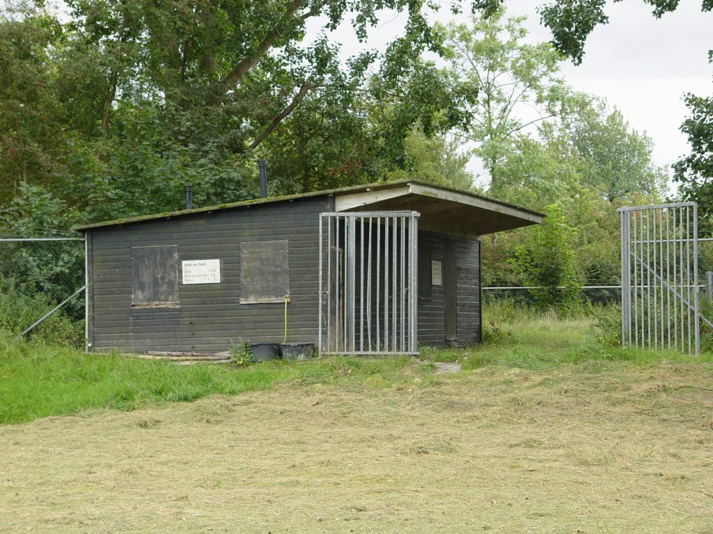 Het oude ijsbaangebouw van IJsclub Sneek (2007)