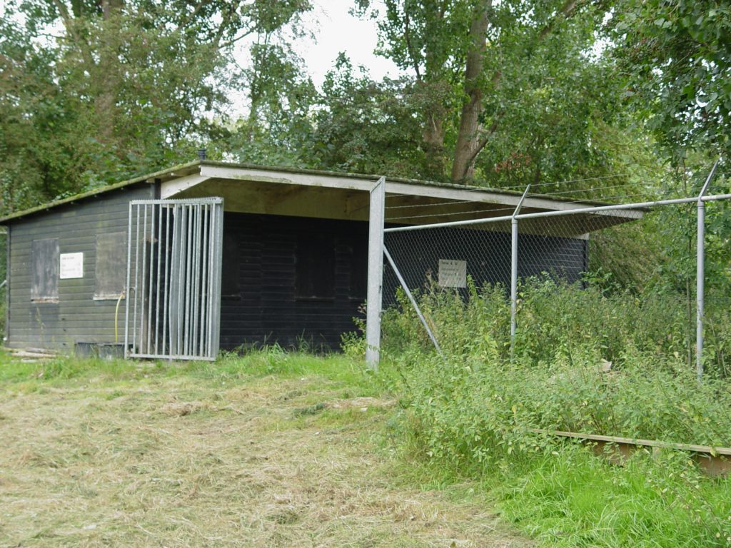 Het oude ijsbaangebouw van IJsclub Sneek (2007)